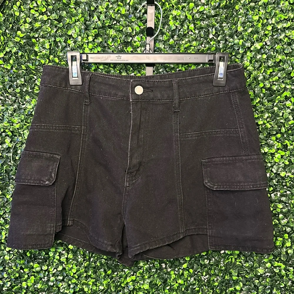 Black cargo shorts - Picture 1 of 2